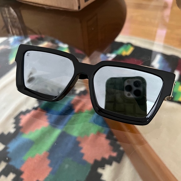 LV 1.1 Millionaires Sunglasses - Picture 1 of 3